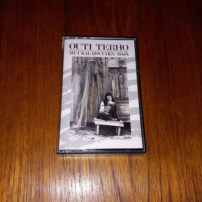 Outi Terho - Muukalaisuuden maja - c-kasetti