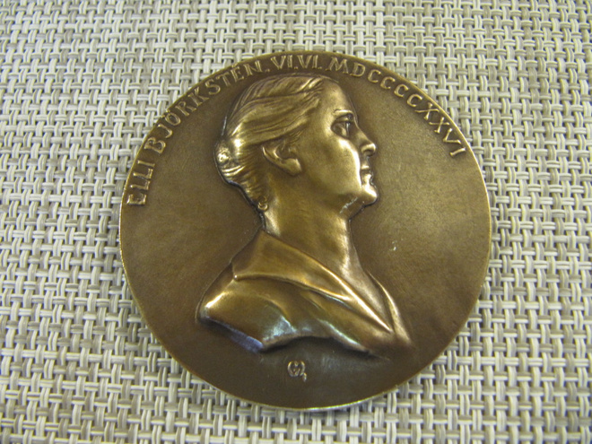 Elli Björkstén  mitali 1926 /Gerda Qvist 1926.
