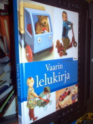 Kuokkanen : Vaarin lelukirja  ( 1 p. 2008 ) Sis. postikulut