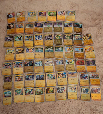 Pokemon kortteja