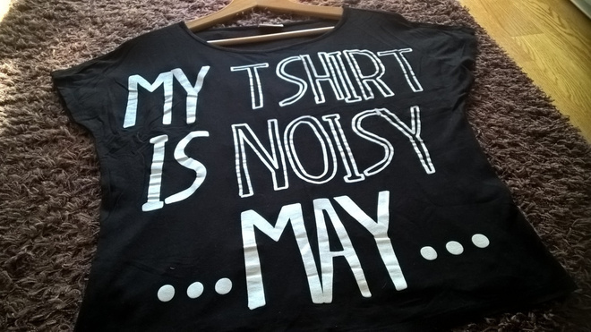 Musta Noisy May lyhyt T-paita / Toppi - M/L