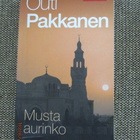 Outi Pakkanen MUSTA AURINKO (SEVEN -pokkari) - pikkukuva 1