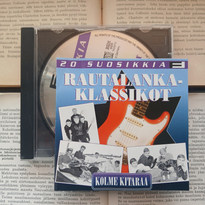 Rautalankaklassikot: Kolme kitaraa • 20 Suosikkia (CD)