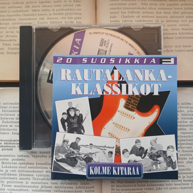 Rautalankaklassikot: Kolme kitaraa • 20 Suosikkia (CD)