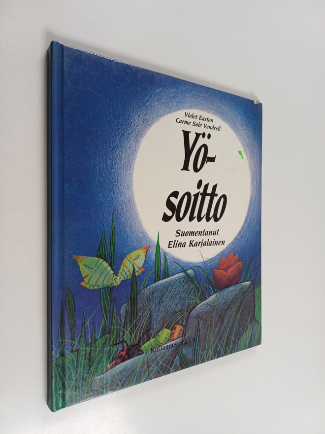 Violet Easton : Yösoitto