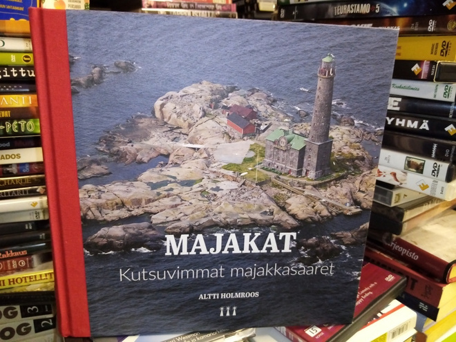 HOLMROOS : MAJAKAT -  KUTSUVIMMAT MAJAKKASAARET