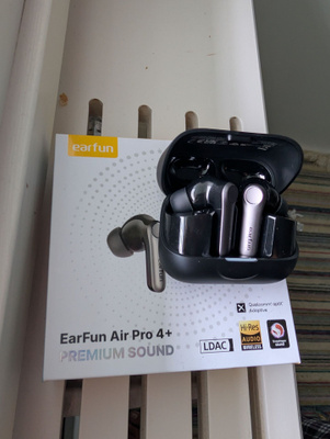 EarFun Air Pro 4 Plus -langattomat vastamelukuulokkeet (Taku