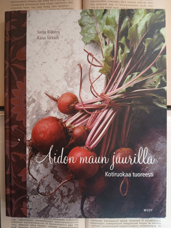 Blåberg; Torkkeli - Aidon maun juurilla (sid.)
