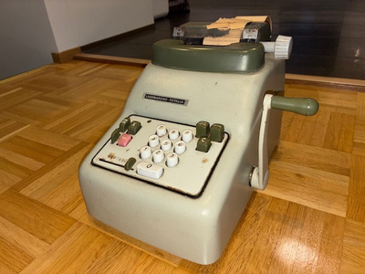 Vanha laskukone Lagomarsino Totalia 1300 Vintage Retro