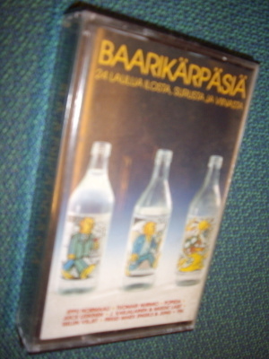 BAARIKÄRPÄSIÄ C-kasetti (24 laulua) Sis.postikulut
