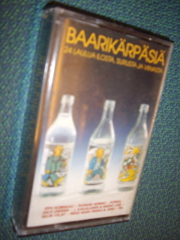 BAARIKÄRPÄSIÄ C-kasetti (24 laulua) Sis.postikulut