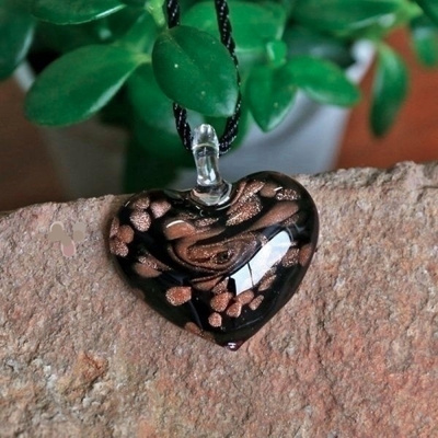 960 .. Murano Sydän Lampwork Taidelasi .. Kaulakoru