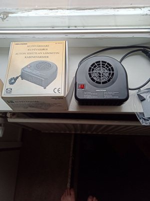 Biltema auton sisätilan lämmitin 950W tai 600W.