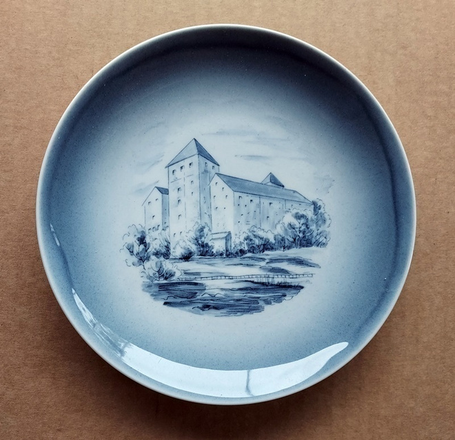 TURKU seinälautanen halk. n. 19 cm ARABIA
