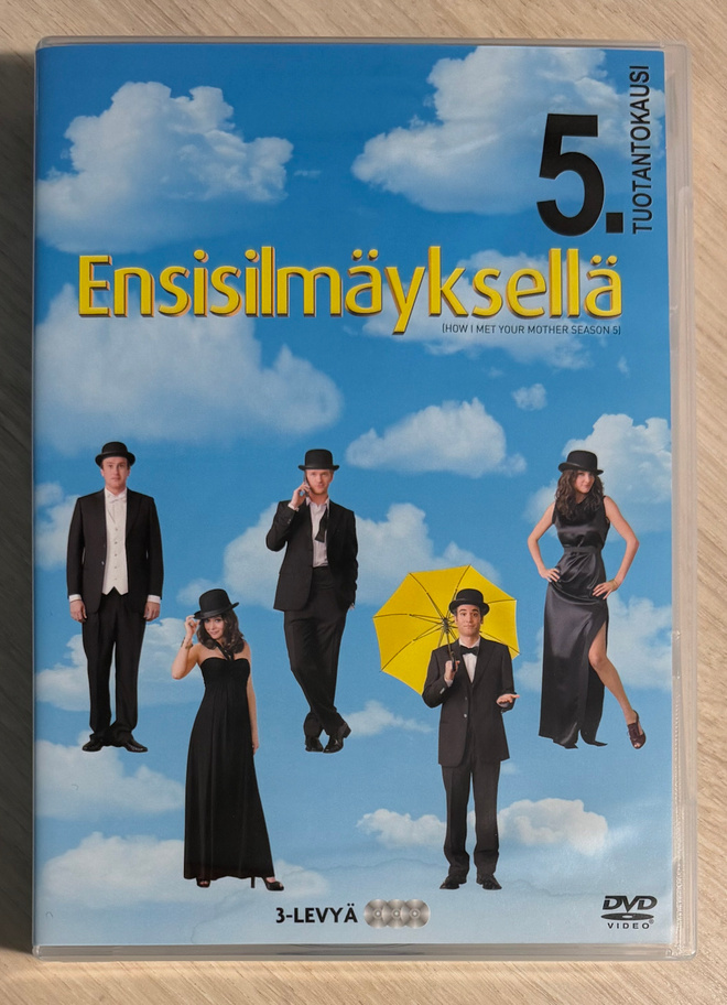 Ensisilmäyksellä (How I Met Your Mother): Kausi 5 (3DVD)