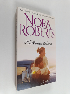 Nora Roberts : Kulissien takana