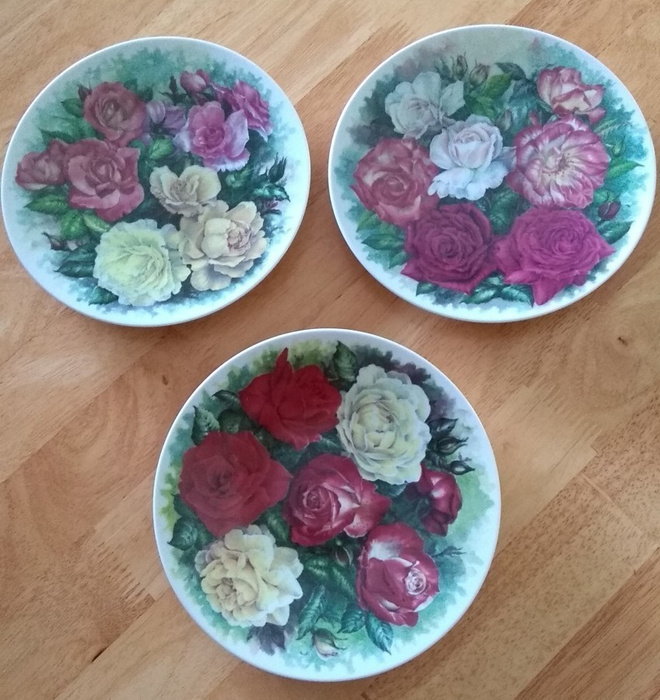 Rose Bouquet , Tsekkiläiset upeat seinälautaset