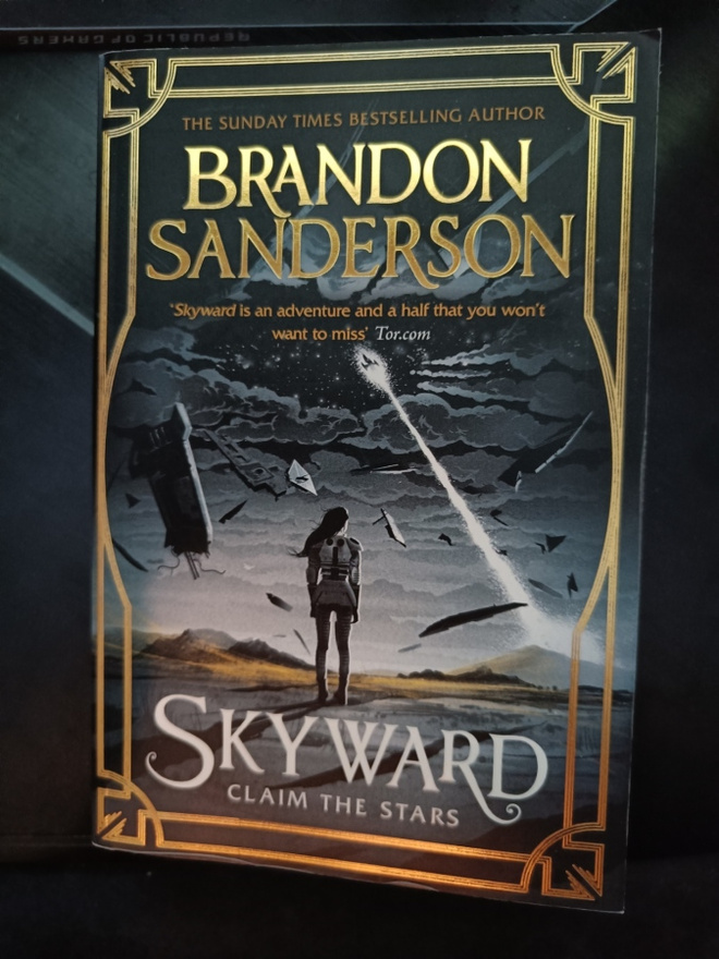 Brandon Sanderson - Skyward  -The First Skyward Novel