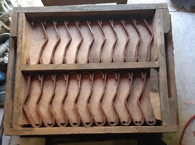 Koulukoukku, vaatekoukku, aine kiilateräs 5x25, 500 kpl.