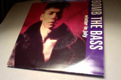 BOMB THE BASS  ::  WINTER IN JULY  ::  VINYYLI  7"     1991
