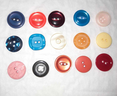 17-19mm erilaisia ja erivärisiä nappeja
