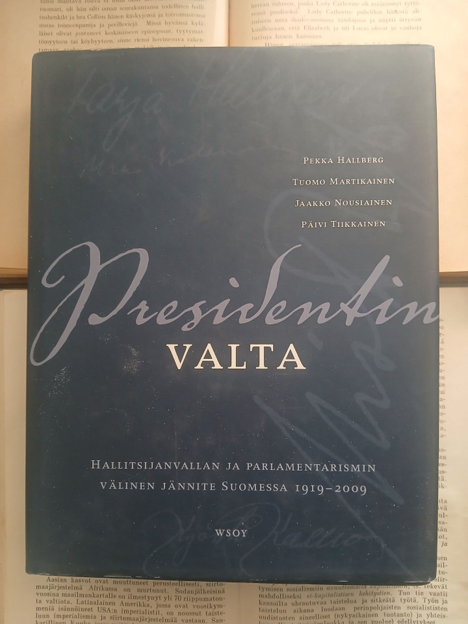 Pekka Hallberg - Presidentin valta (sid.)