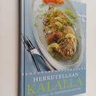 Birgitta (toim.) Rasmusson : Herkutellaan kalalla : yli 2... - pikkukuva 1