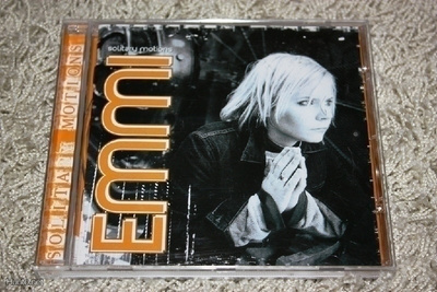 Emmi: Solitary Motions (CD)