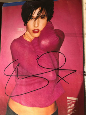 Sharleen Spiteri / Texas nimikirjoitus lehtikuvassa