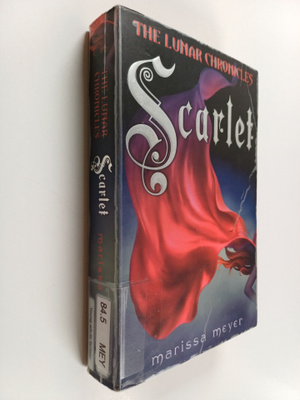 Marissa Meyer : Scarlet