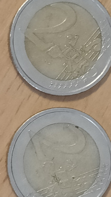 Suomi 2kpl 2005 2€ pientä valu vikaa