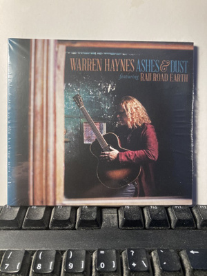 WARREN HAYNES: Ashes & Dust, CD, muoveissa