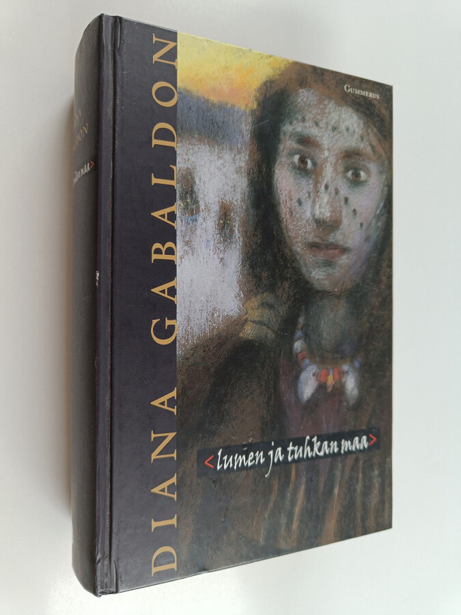 Diana Gabaldon : Lumen ja tuhkan maa