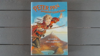 PETER PAN Purppuran Lumoissa(Geraldine McCaughrean 2006)