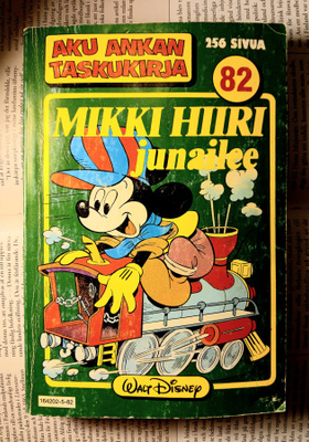 Aku Ankan taskukirja 82 • Mikki Hiiri junailee
