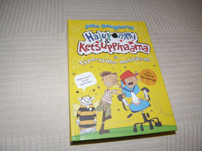 John Dougherty Hajupommi & Ketsuppinaama ja typeryyden