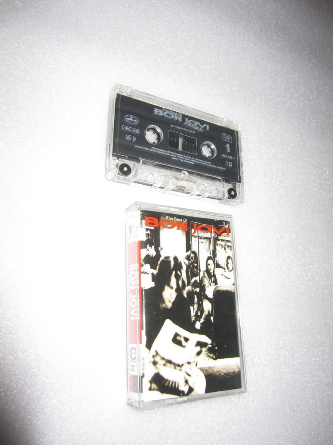 bon jovi cross road ;  C - KASETTI