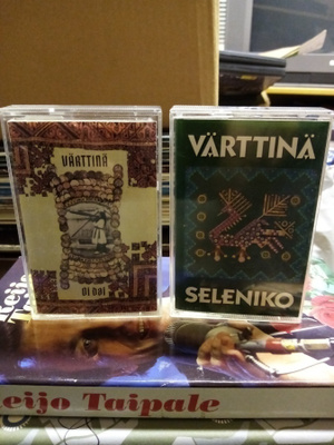 2 KPL  VÄRTTINÄ  C-KASETTEJA ( SIS POSTIKULU  )
