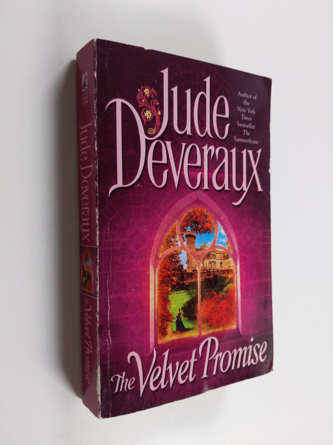 Jude Deveraux : The velvet promise