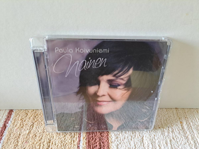 Paula Koivuniemi:Nainen CD