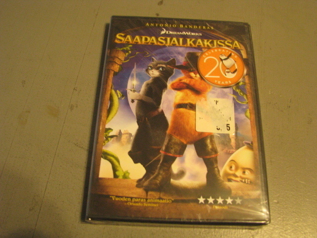 SAAPASJALKAKISSA ( Antonio Banderas )