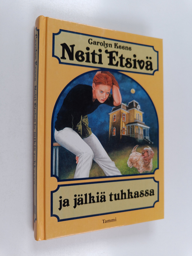 Carolyn Keene : Neiti Etsivä ja jälkiä tuhkassa
