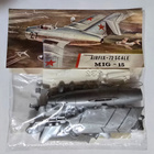 AIRFIX MIG-15 vanha "red stripe" koottava - pikkukuva 1