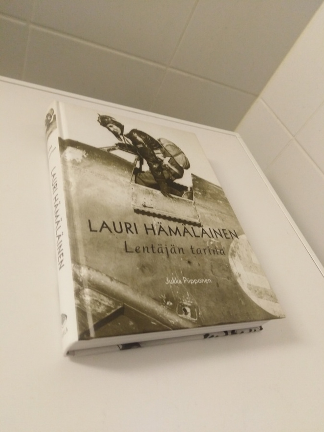 Jukka Piipponen: Lauri Hämäläinen - lentäjän tarina