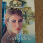 Jude Deveraux : Tunteiden talo - pikkukuva 1