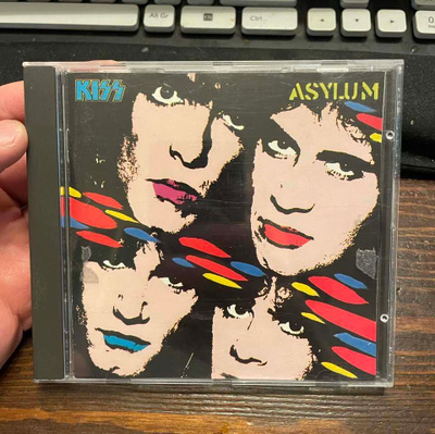 Kiss: Asylum (orig.cd vuodelta 1985)
