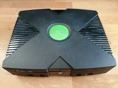Xbox konsoli (osittain viallinen)