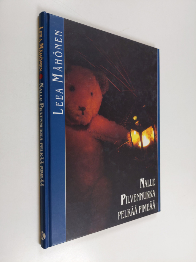 Leea Mähönen : Nalle Pilvennukka pelkää pimeää