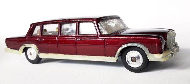 Corgi Toys 247 Mercedes Benz 600 Pullman