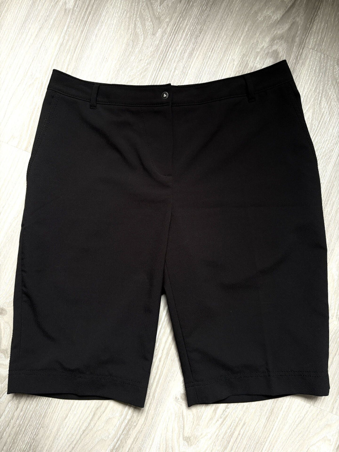 CUTTER & BUCK NAISTEN MUSTAT GOLFSHORTSIT koko 42